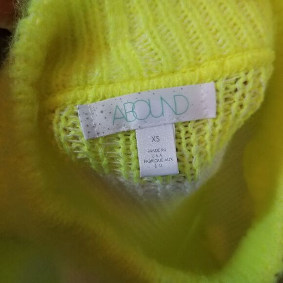 SWEATER SALE 3/$30 Abound Lime Green & Cream Brushed Sweater Size XS - Picture 4 of 6